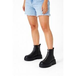 Portland Boot Company Black Platform Ankle Boots 10 Zip Front Chunky Sole Boho